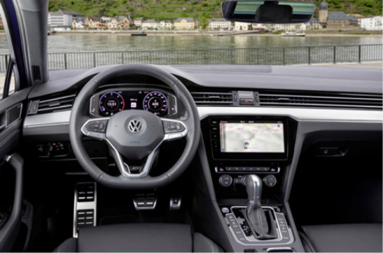 Ramiro Francisco Helmeyer Quevedo- Volkswagen Passat actualiza su imagen con cinco estrenos de alta tecnología-1
